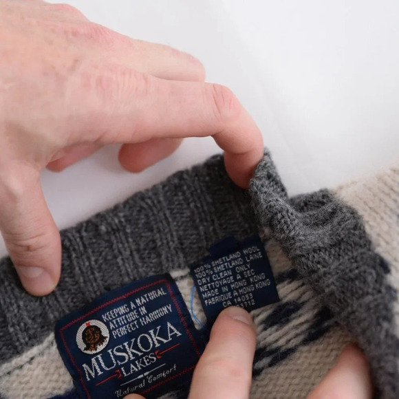 Vintage Muskoka Lakes Grey & Cream 100% Shetland Wool "Winter" Design Size Large - Picture 13 of 13